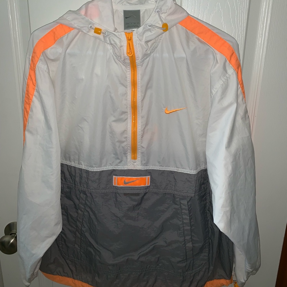 Women’s Nike windbreaker